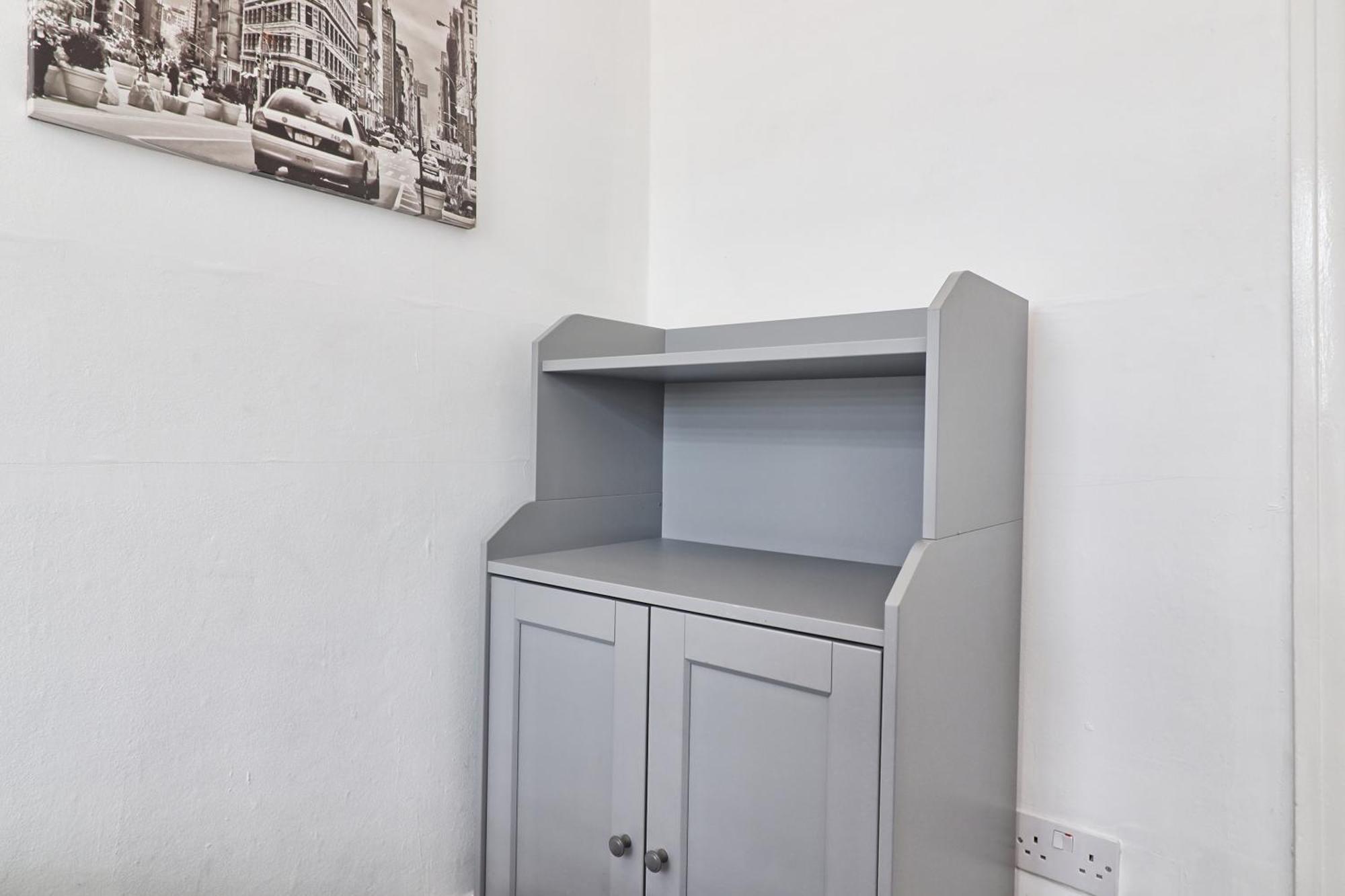 Luxury 3-Bed Apartment Near To London With Parking Hornchurch 외부 사진