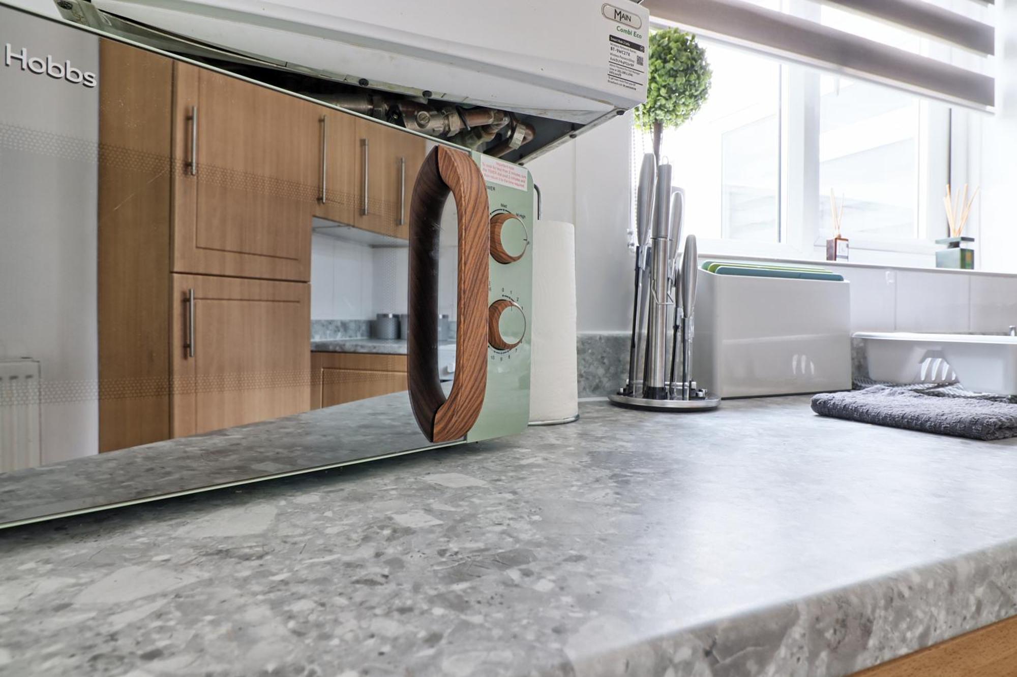 Luxury 3-Bed Apartment Near To London With Parking Hornchurch 외부 사진