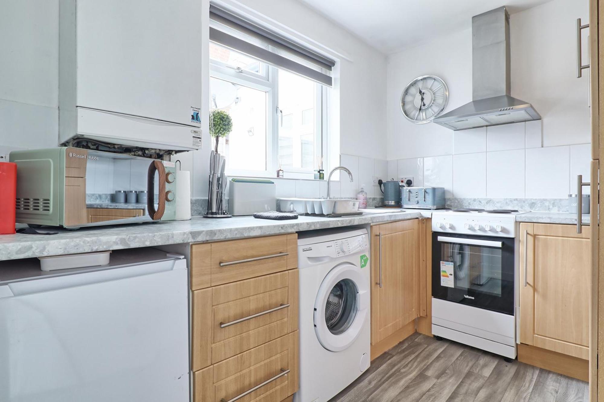 Luxury 3-Bed Apartment Near To London With Parking Hornchurch 외부 사진