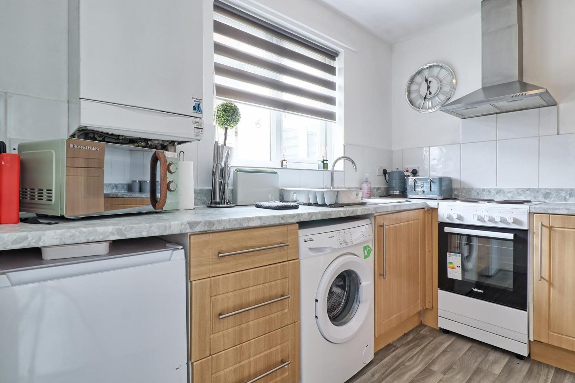 Luxury 3-Bed Apartment Near To London With Parking Hornchurch 외부 사진